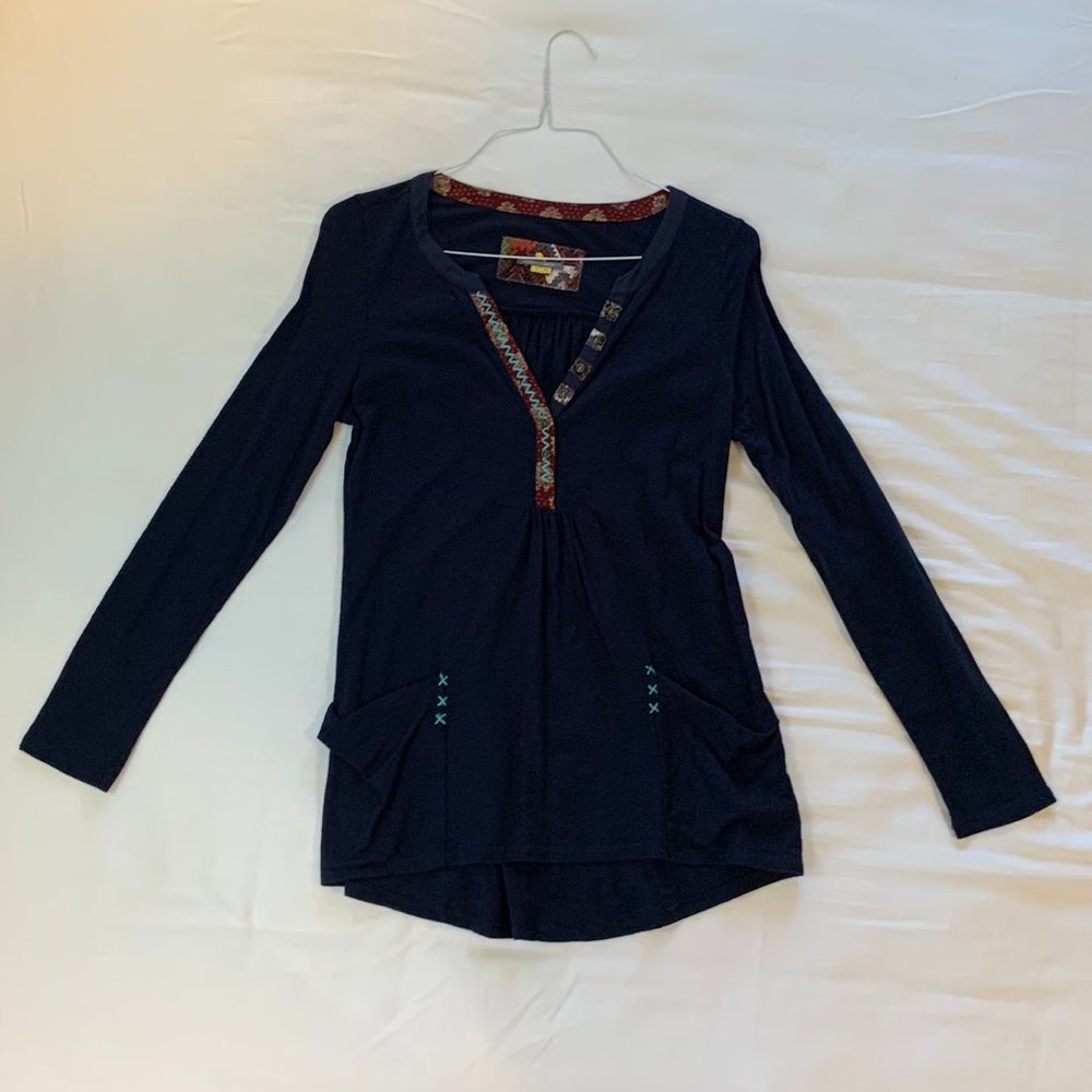 Anthropologie Size (M) Navy Top
